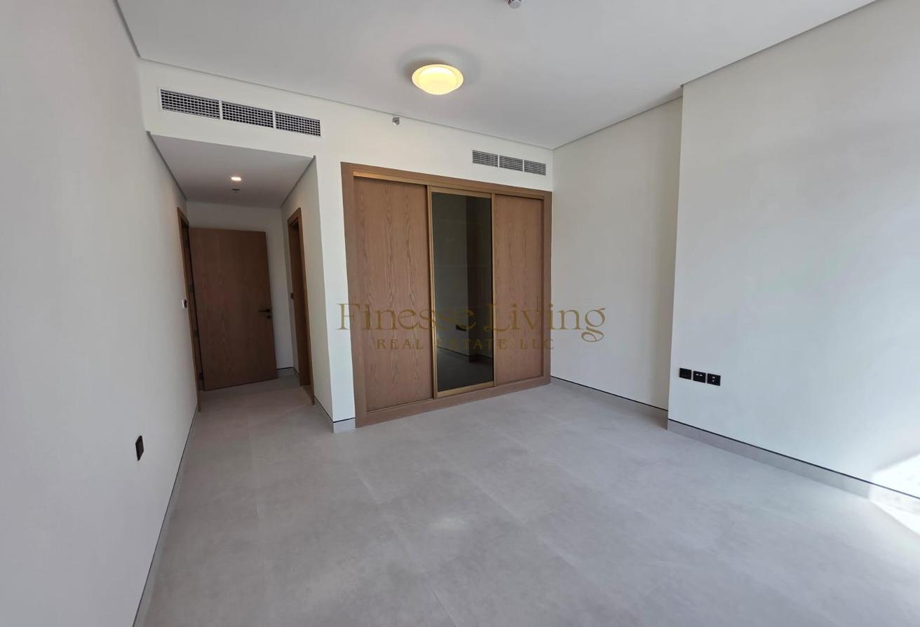 Spacious 2 Br + Study | Ready to move | Negotiable photo 4
