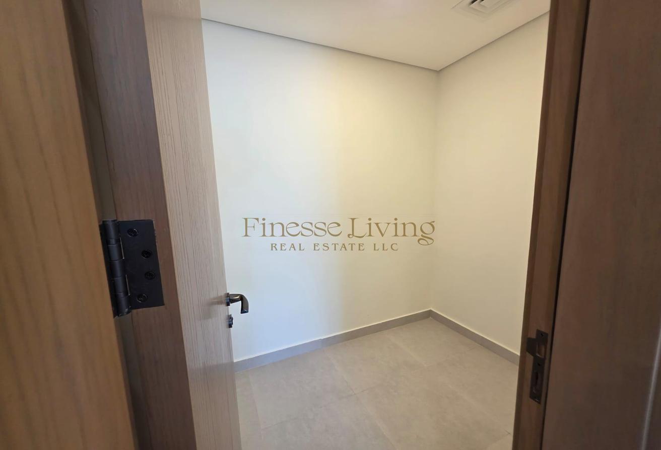 Spacious 2 Br + Study | Ready to move | Negotiable photo 7