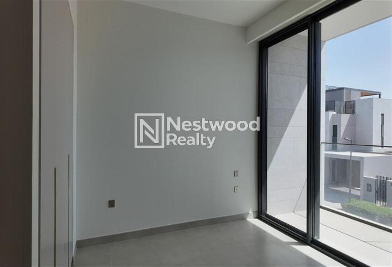 Ready to Move in | Brand New | Prime Location photo 6