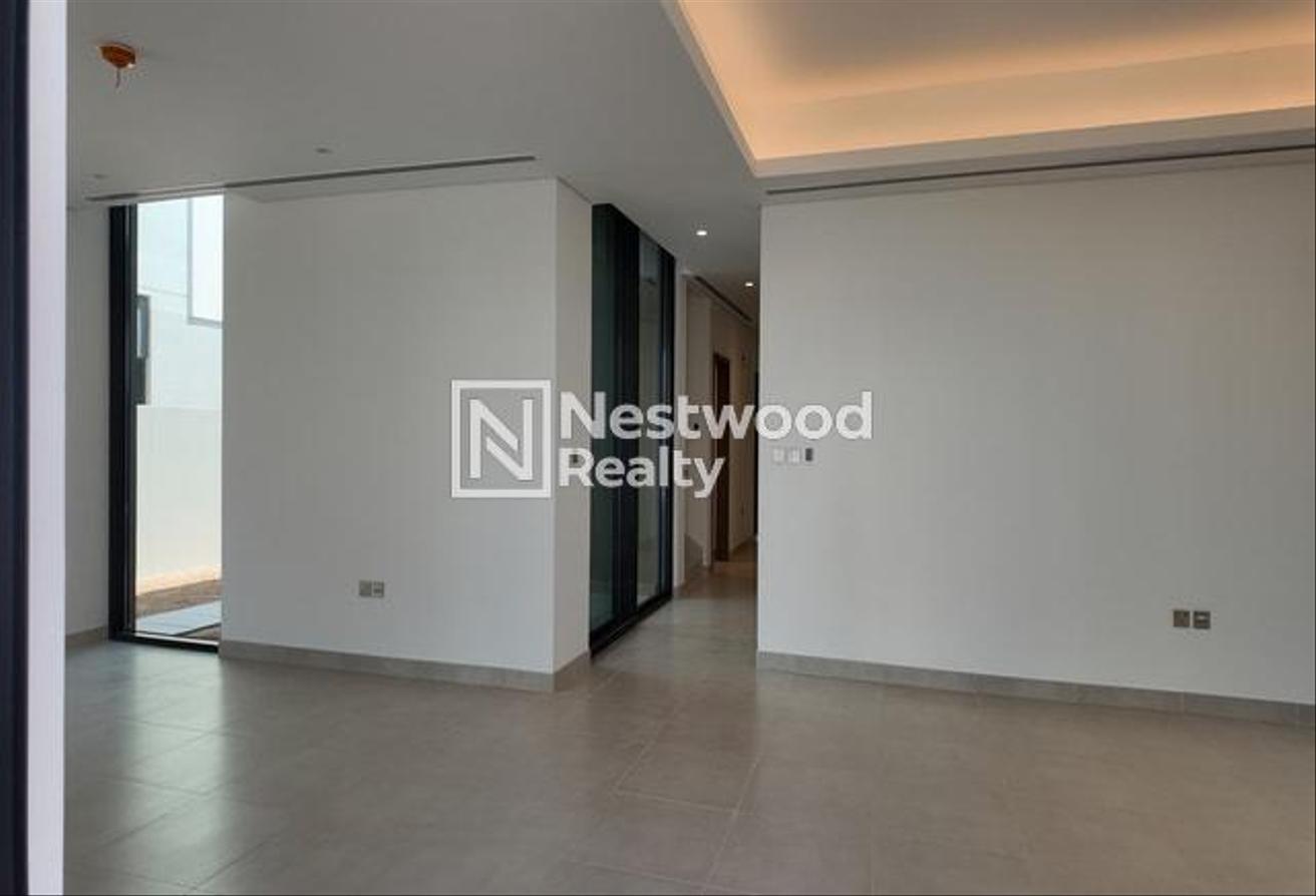 Ready to Move in | Brand New | Prime Location photo 2