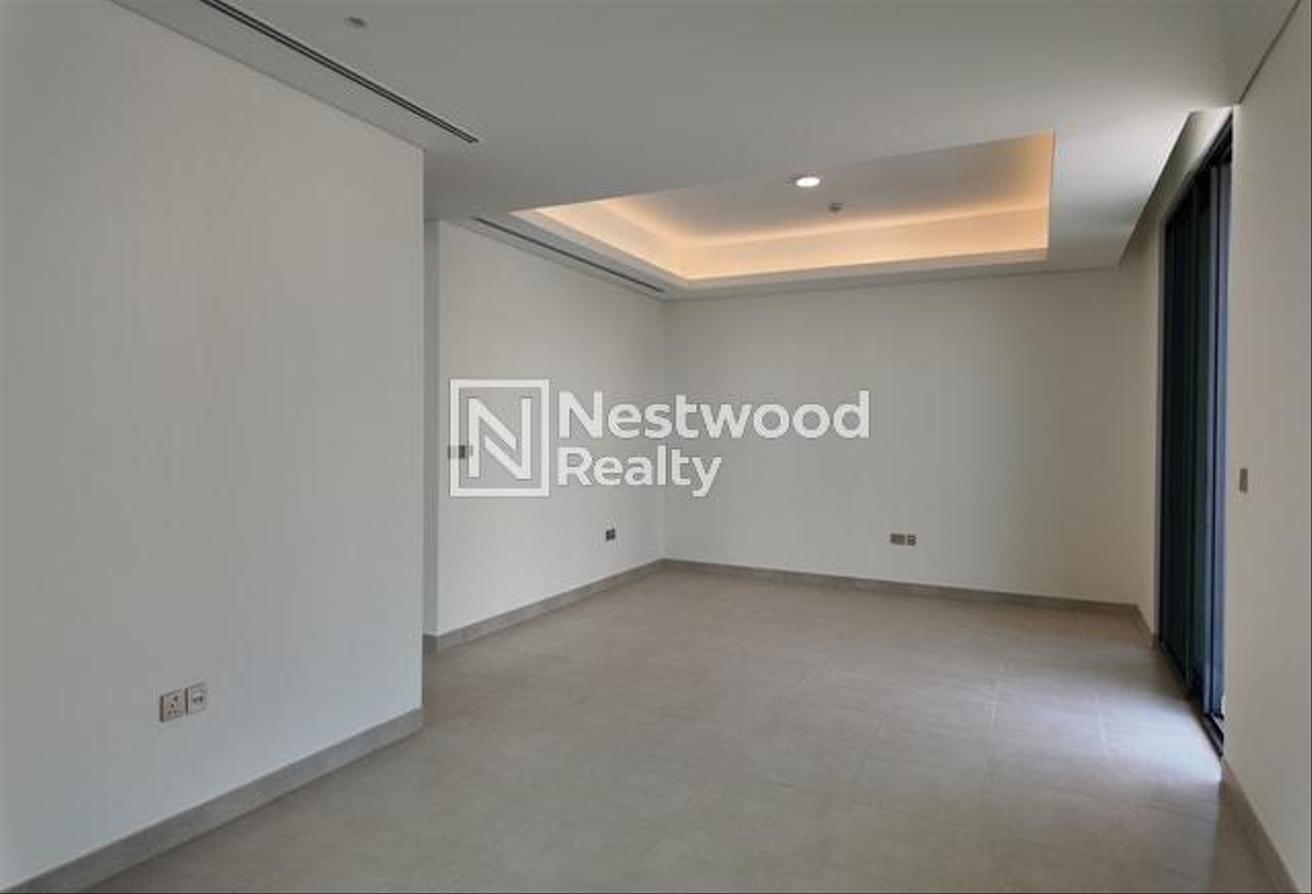 Ready to Move in | Brand New | Prime Location photo 3