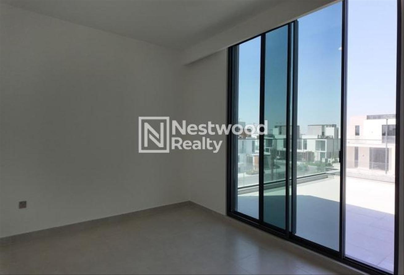 Ready to Move in | Brand New | Prime Location photo 8