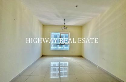 Apartment - 2 - 4 for rent in Al Mamzar 1 - Al Mamzar - Sharjah - Sharjah