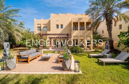 Villa - 4 Bedrooms - 6 Bathrooms for sale in Meadows 7 - Meadows - Dubai Villa - 4 Bedrooms - 6 Bathrooms for sale in Meadows 7 - Meadows - Dubai