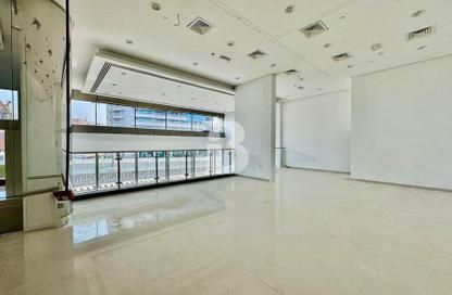 Show Room - Studio for rent in Port Saeed - Deira - Dubai