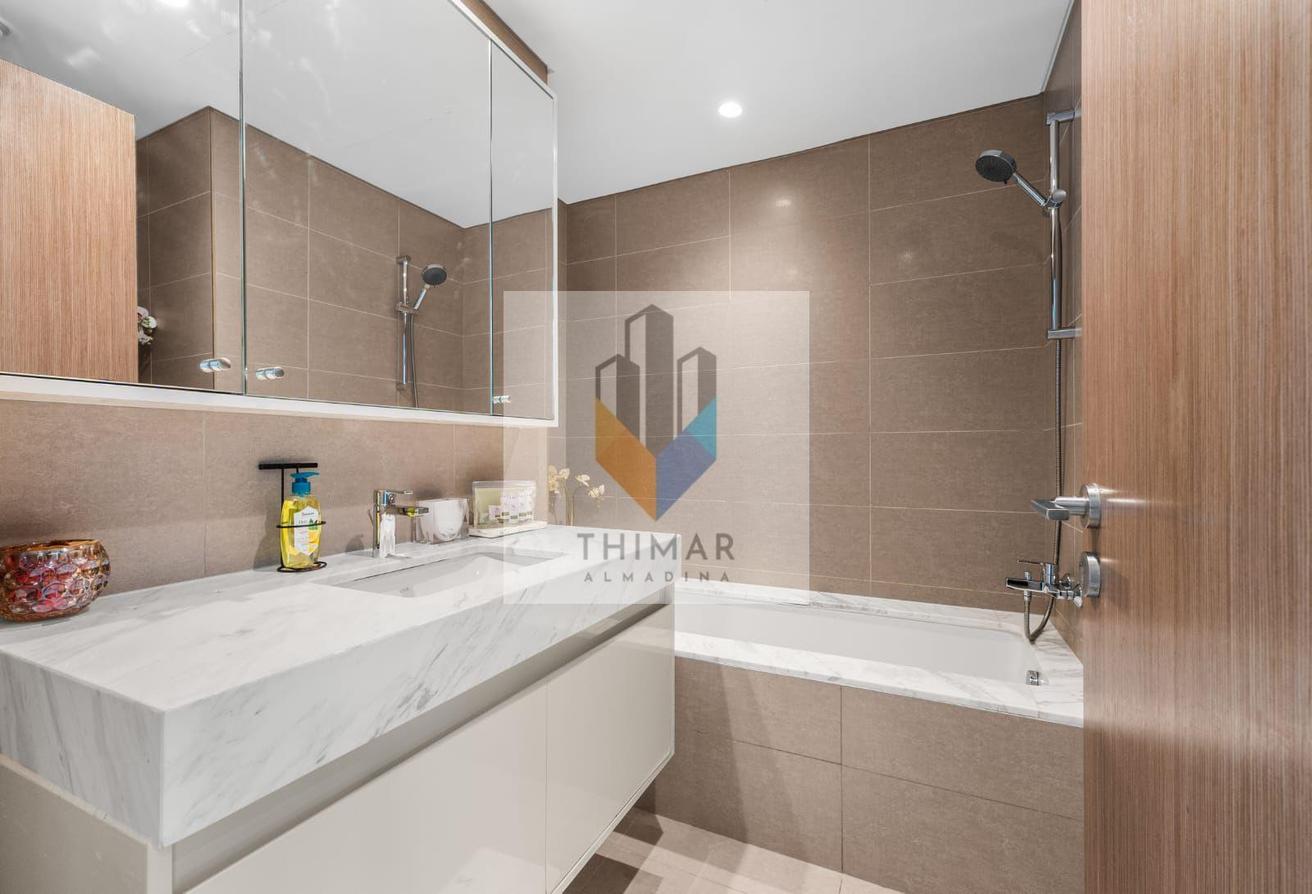 Burj Views | High Floor | Fully Furnished photo 15