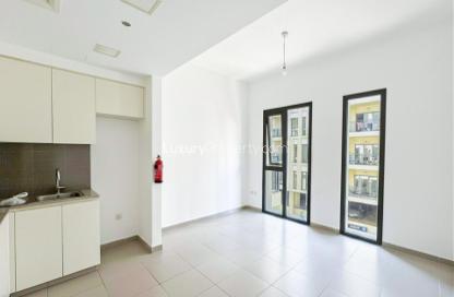 Apartment - Studio - 1 Bathroom for rent in Hayat Boulevard 2B - Hayat Boulevard 2 - Hayat Boulevard - Town Square - Dubai