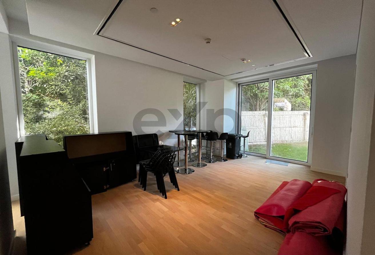Large 3 Bedrooms | Rare | Private Garden photo 13