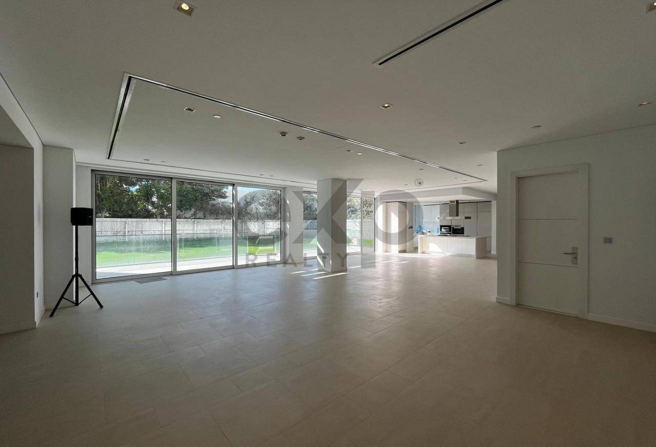 Large 3 Bedrooms | Rare | Private Garden photo 8