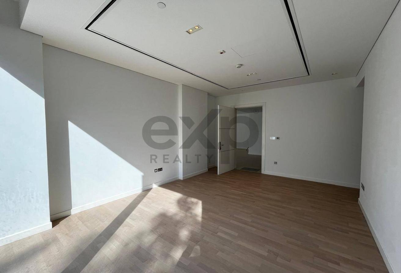 Large 3 Bedrooms | Rare | Private Garden photo 11