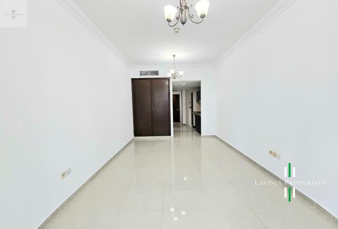 UNFURNISHED APARTMENT | READY TO MOVE | BEST DEAL photo 2