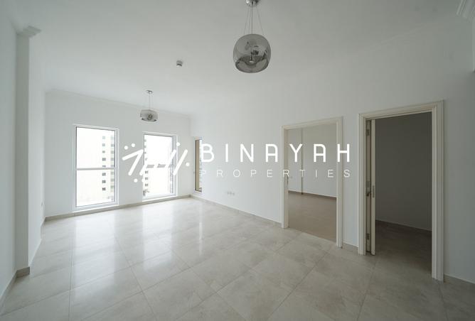 1BR + Study | Spacious | Near Central Mall photo 3