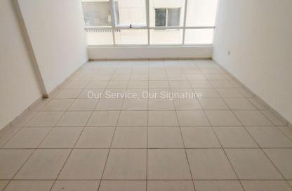 Apartment - 1 Bedroom - 2 Bathrooms for rent in New Al Taawun Road - Al Taawun - Sharjah