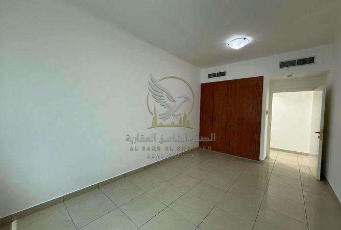 133888000 - Property Image 2