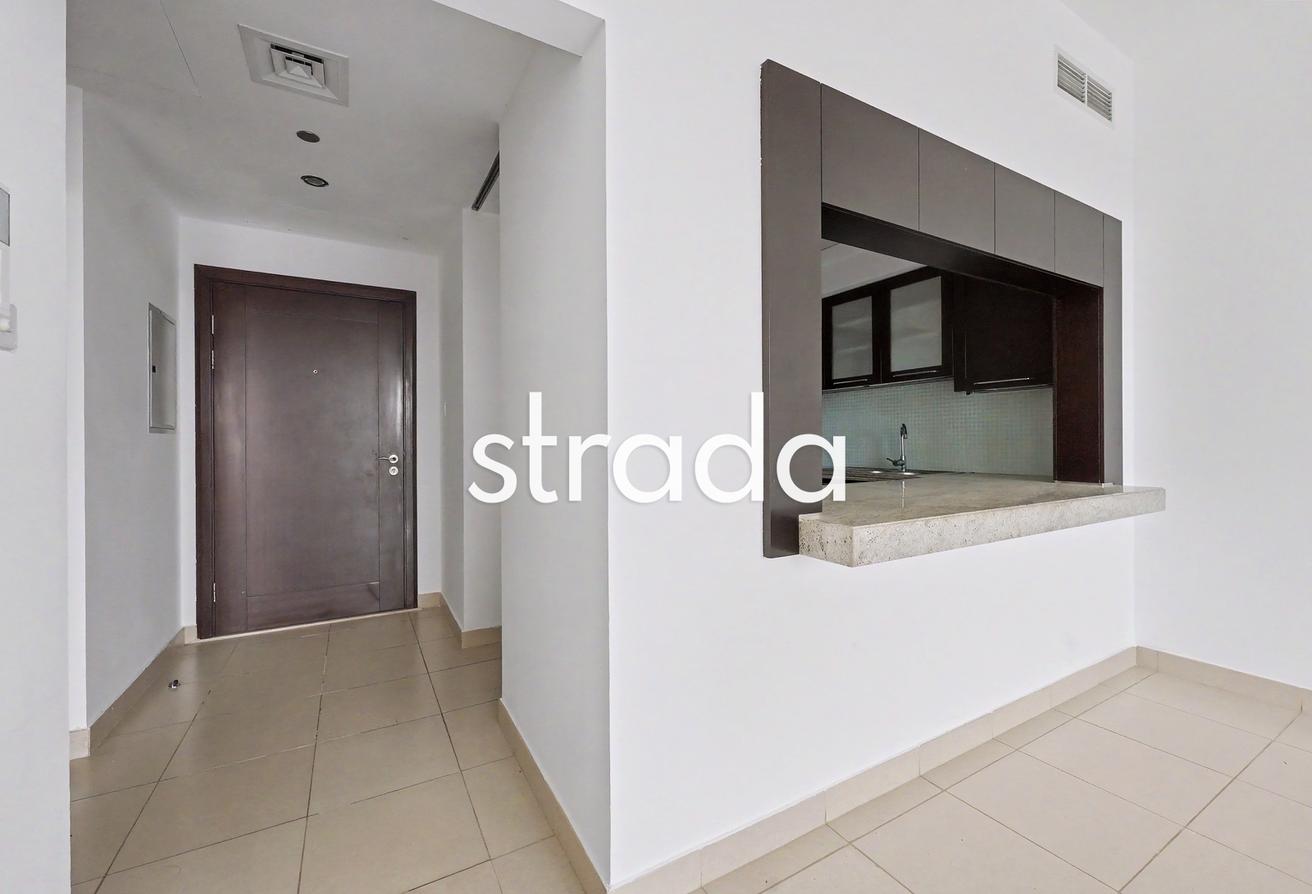 Well maintained | Unfurnished | Chiller free photo 4