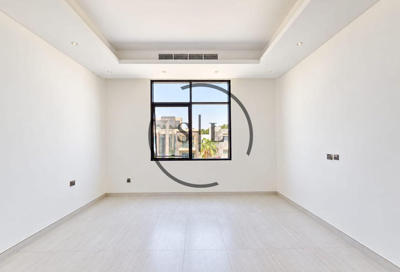 Well-Maintained Villa | Move-in Ready | Spacious photo 5