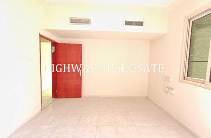 Apartment - 2 Bedrooms - 2 Bathrooms for rent in Muwailih Building - Muwaileh - Sharjah
