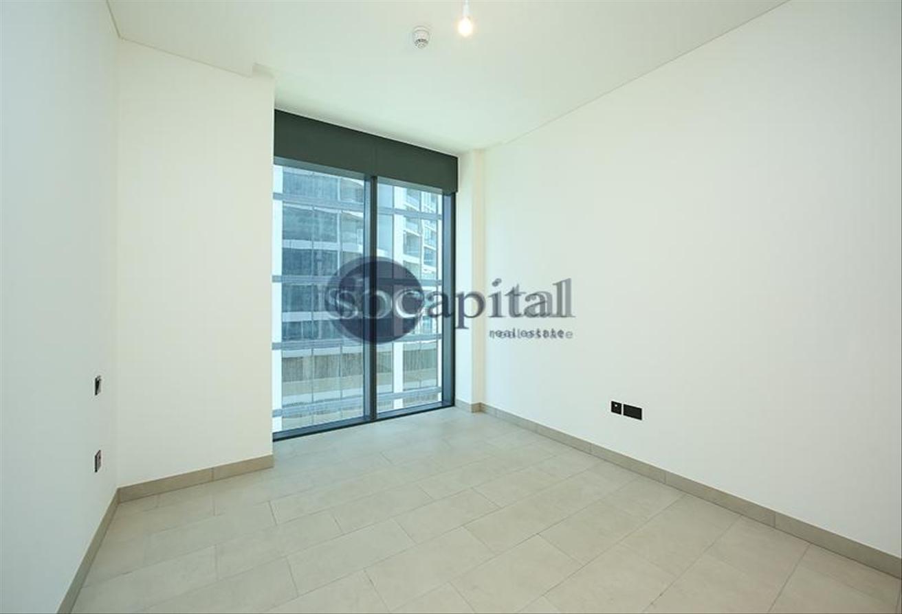 READY TO MOVE|UNIQUE LAYOUT WITH A LARGE TERRACE photo 9
