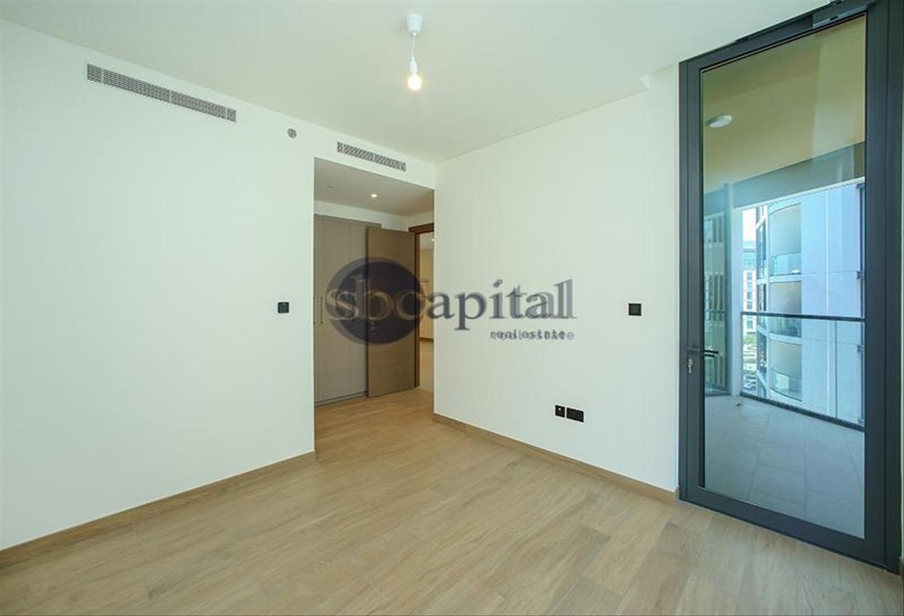 READY TO MOVE|UNIQUE LAYOUT WITH A LARGE TERRACE photo 13