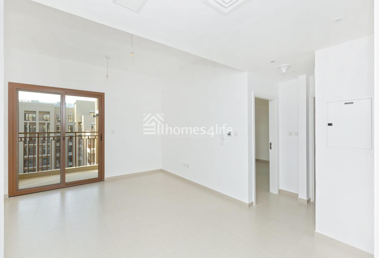 Pool View | Vacant | 1 Bedroom photo 6