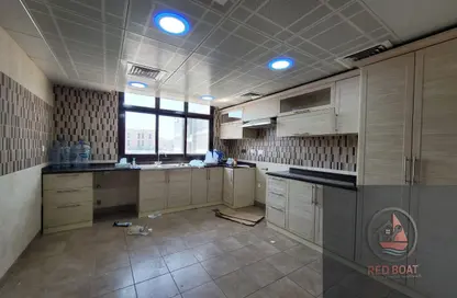 شقة - 2 غرف نوم - 2 حمامات للايجار في مدينة الرياض - أبوظبي