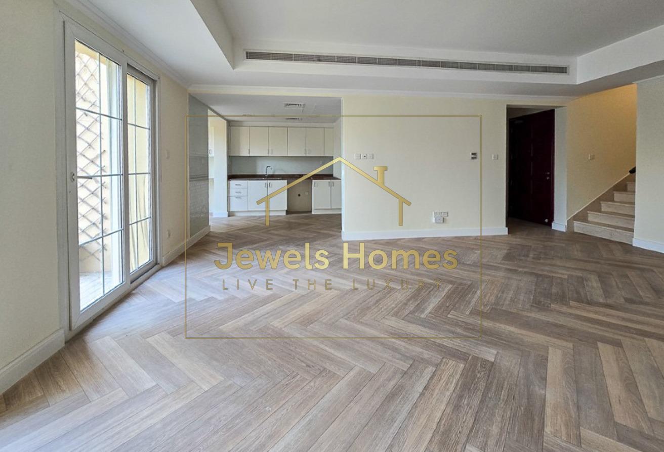 Single Row | Renovated| Vastu | Type 3M| Road view photo 5
