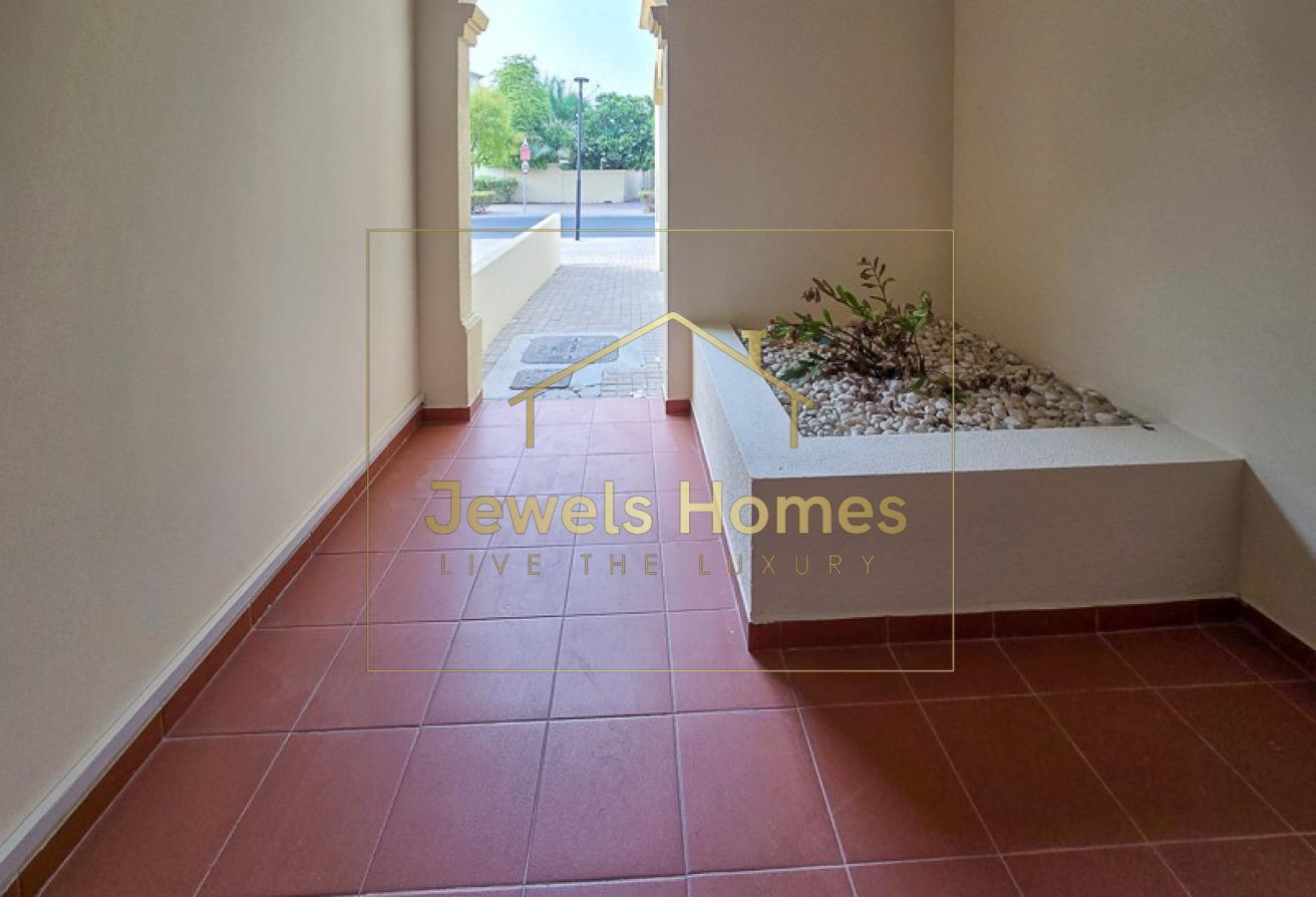 Single Row | Renovated| Vastu | Type 3M| Road view photo 7