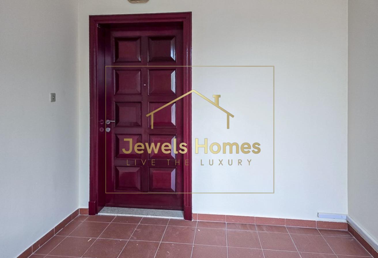 Single Row | Renovated| Vastu | Type 3M| Road view photo 23