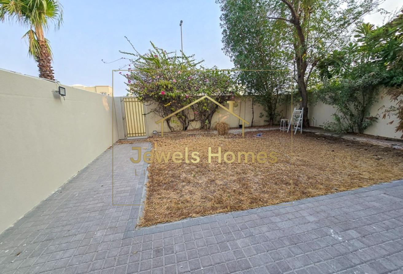 Single Row | Renovated| Vastu | Type 3M| Road view photo 4