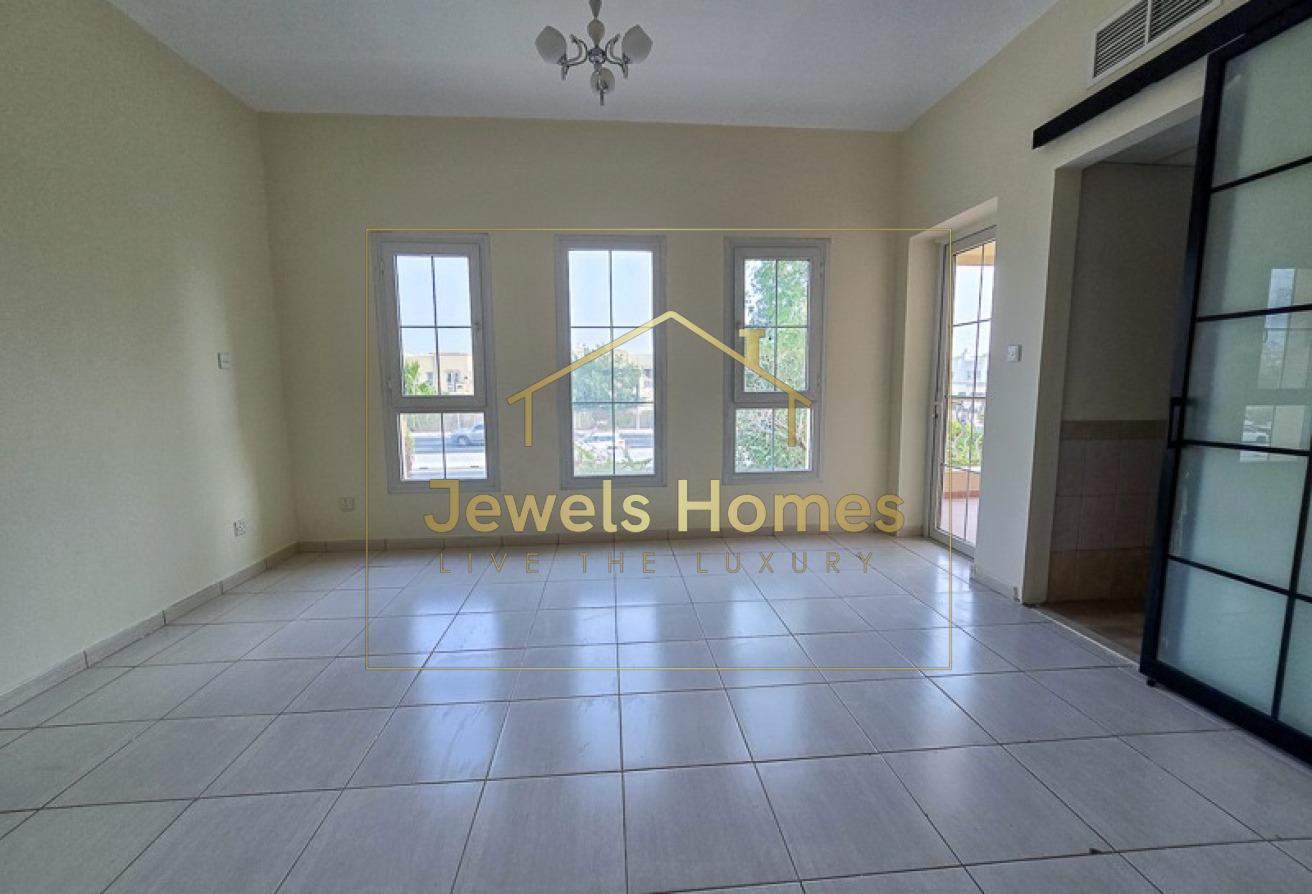 Single Row | Renovated| Vastu | Type 3M| Road view photo 12