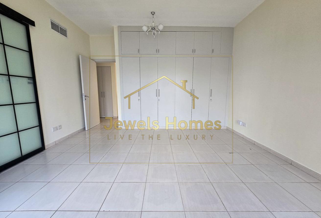 Single Row | Renovated| Vastu | Type 3M| Road view photo 13