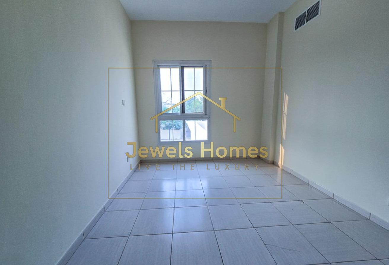Single Row | Renovated| Vastu | Type 3M| Road view photo 17