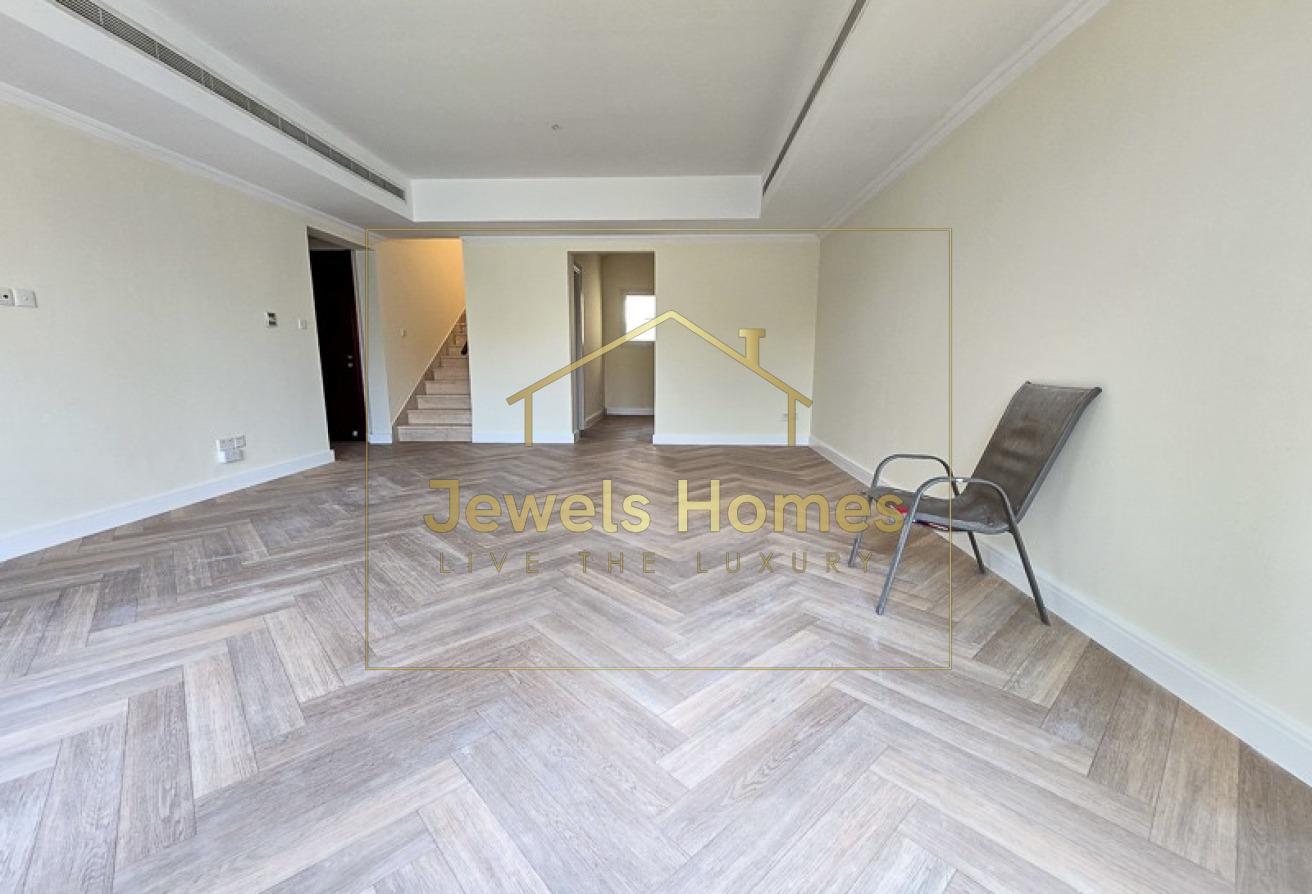 Single Row | Renovated| Vastu | Type 3M| Road view photo 11