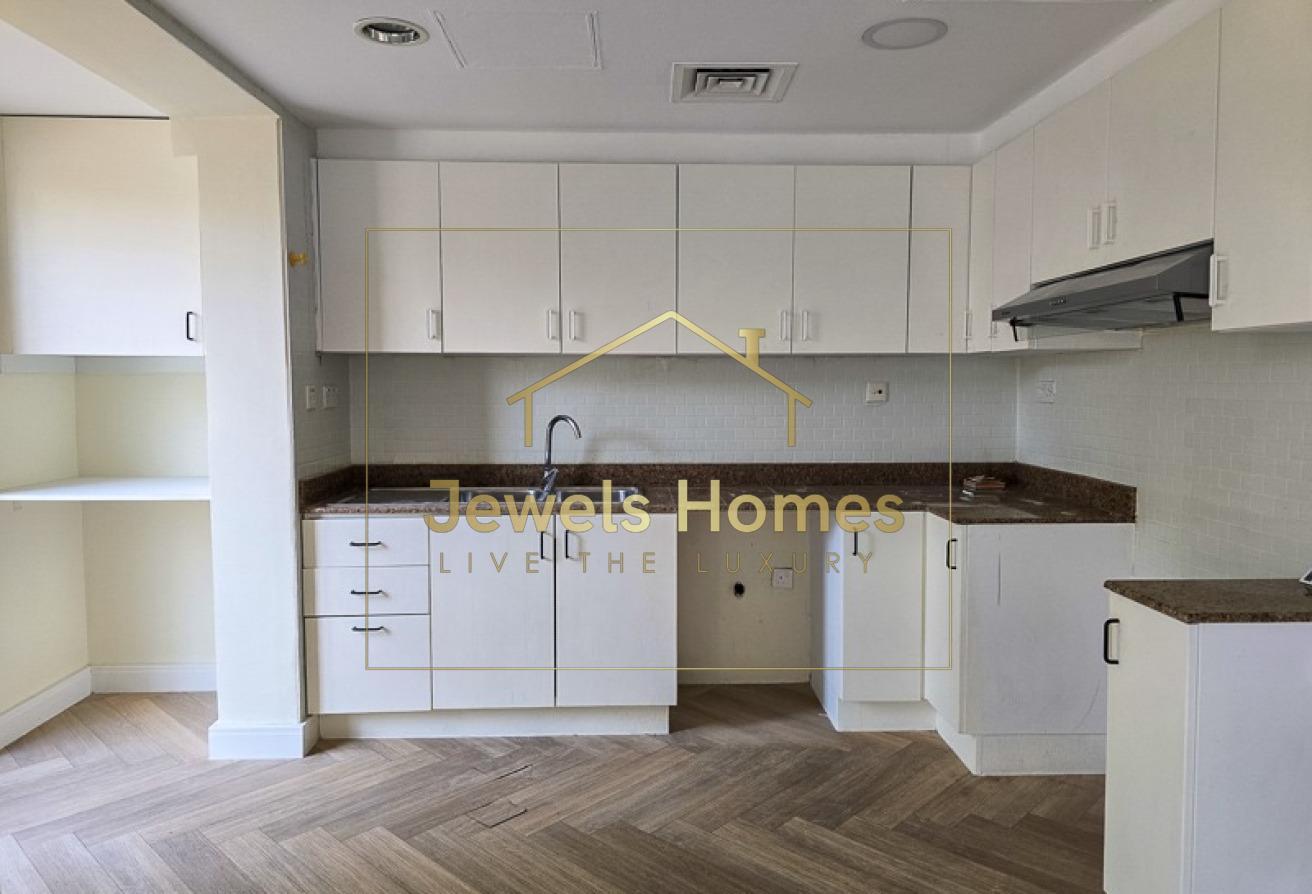 Single Row | Renovated| Vastu | Type 3M| Road view photo 9