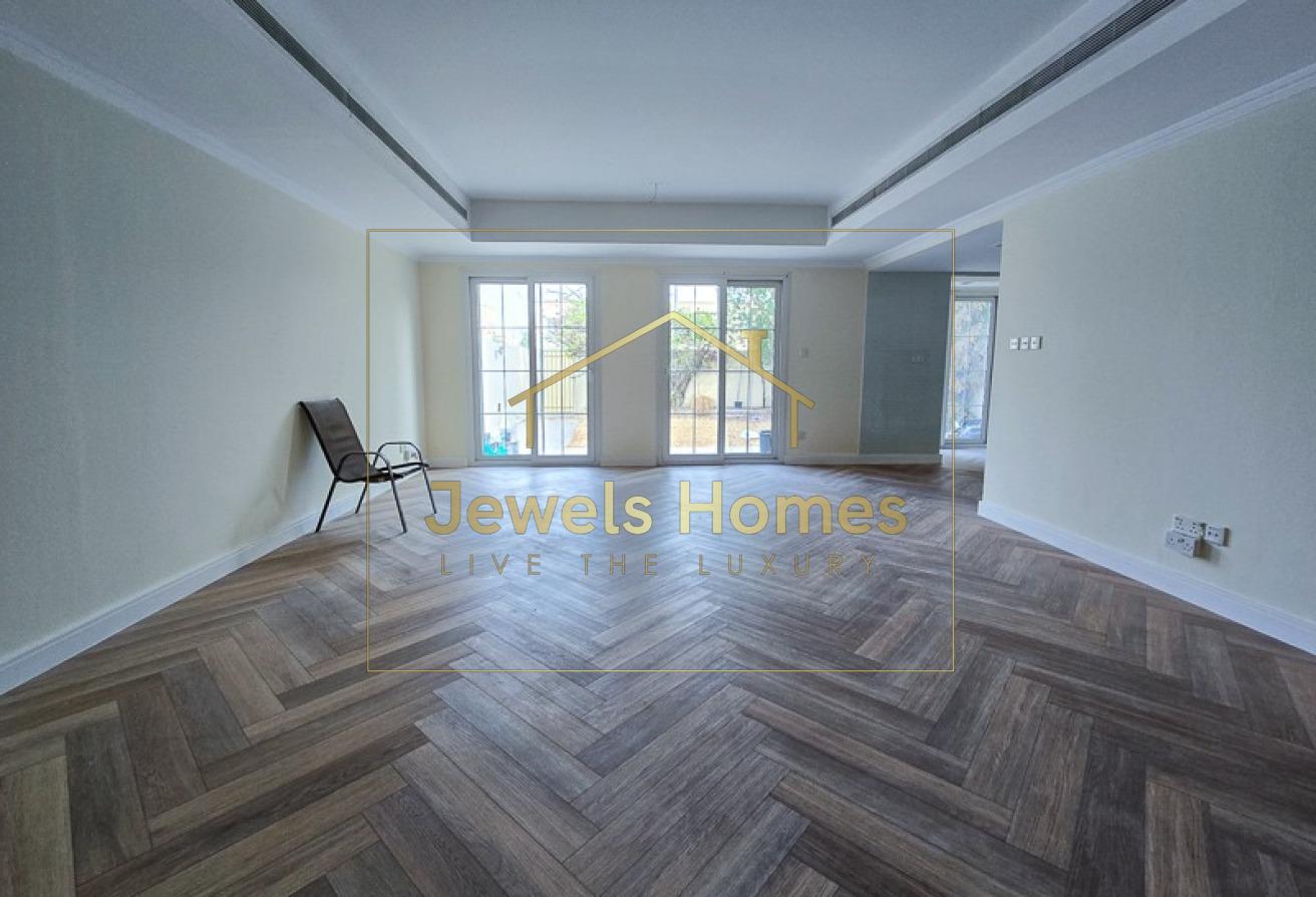 Single Row | Renovated| Vastu | Type 3M| Road view photo 6