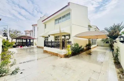 Villa - 4 Bedrooms - 4 Bathrooms for rent in Jumeirah 1 Villas - Jumeirah 1 - Jumeirah - Dubai