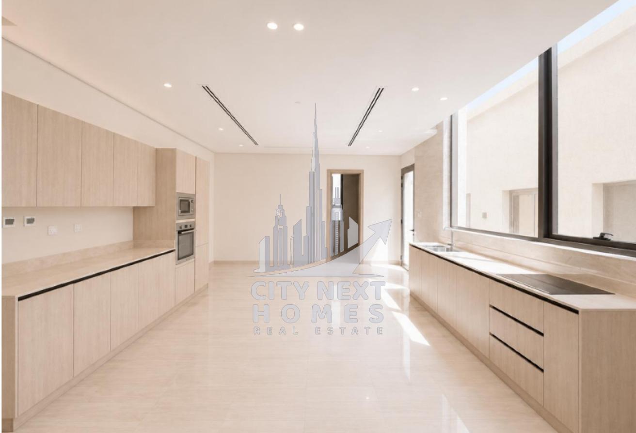 Spacious 6 Bedroom Villa with Garden | Maid's Room photo 12
