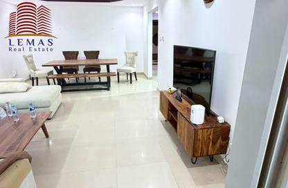 Apartment - 2 Bedrooms - 2 Bathrooms for rent in Corniche Tower - Ajman Corniche Road - Ajman
