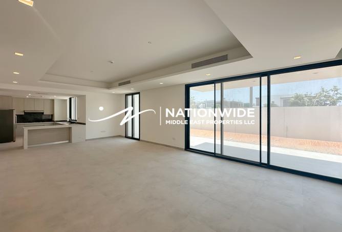 Single Row 5BR | Corner Villa | Luxurious Living — photo 2