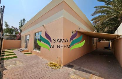 Villa - 4 - 4 for rent in Al Manara - Dubai