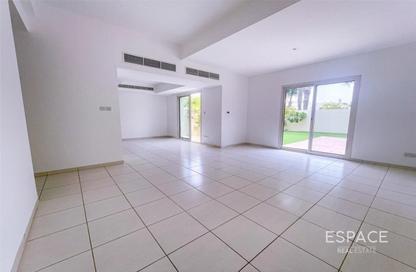 Villa - 3 Bedrooms - 2 Bathrooms for rent in Forat - The Lakes - Dubai