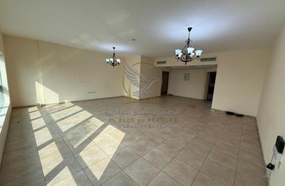 Apartment - 4 - 5 for rent in Al Majaz 2 - Al Majaz - Sharjah Apartment - 4 - 5 for rent in Al Majaz 2 - Al Majaz - Sharjah
