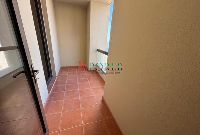 Upgraded 3BR | Furnished | Middle Floor photo 2