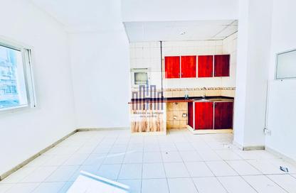 Apartment - Studio - 1 Bathroom for rent in Fire Station Road - Muwaileh - Sharjah