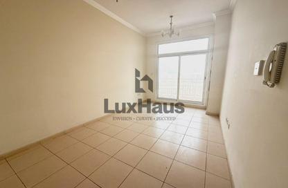 Apartment - 1 Bedroom - 1 Bathroom for rent in Mazaya 23 - Queue Point - Liwan - Dubai