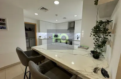 شقة - 2 غرف نوم - 2 حمامات للايجار في الزينة - شاطئ الراحة - أبوظبي