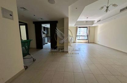 Apartment - 2 - 3 for rent in Al Mamzar - Al Mamzar - Sharjah - Sharjah