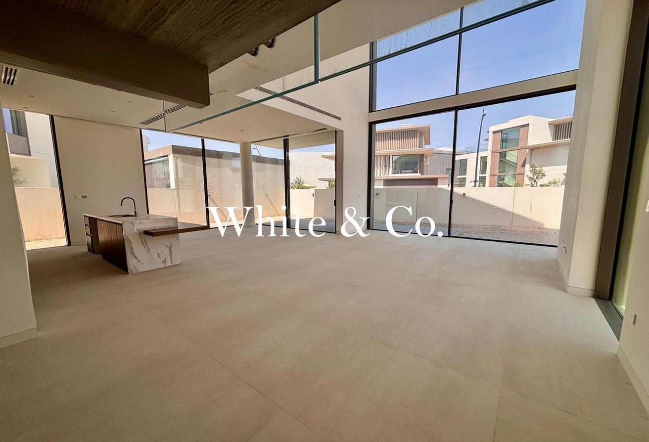 Genuine listing | Huge plot 4BR| Vacant photo 4