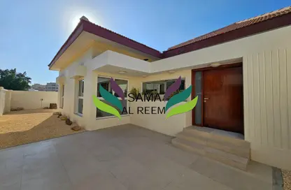 Villa - 3 Bedrooms - 3 Bathrooms for rent in Jumeirah 1 Villas - Jumeirah 1 - Jumeirah - Dubai