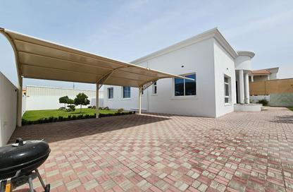 Villa - 4 Bedrooms - 6 Bathrooms for rent in Al Quoz 2 - Al Quoz - Dubai